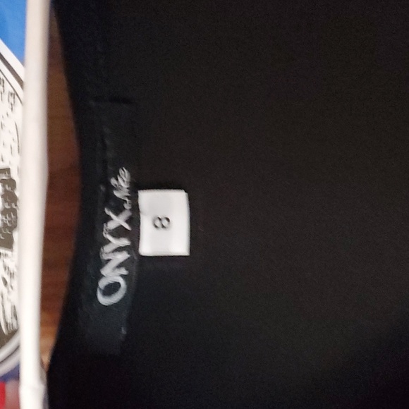 Sleeveless Formal Top Size 8 with ruffled bottom - Picture 4 of 4